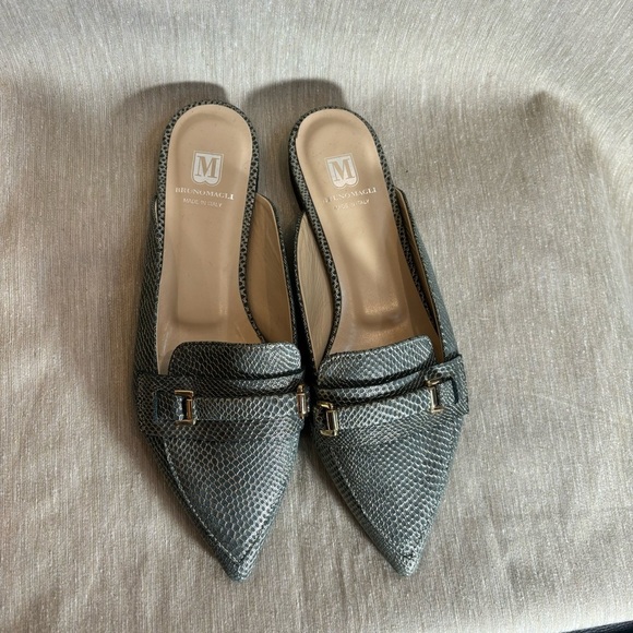 BRUNO MAGLI Sz 38 Pointy  Toe Metallic Made in Italy Slip On Designer Mules - Picture 3 of 10